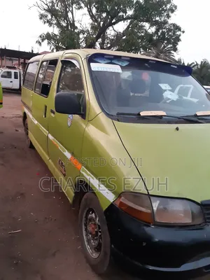 Toyota HiAce 2012 Green