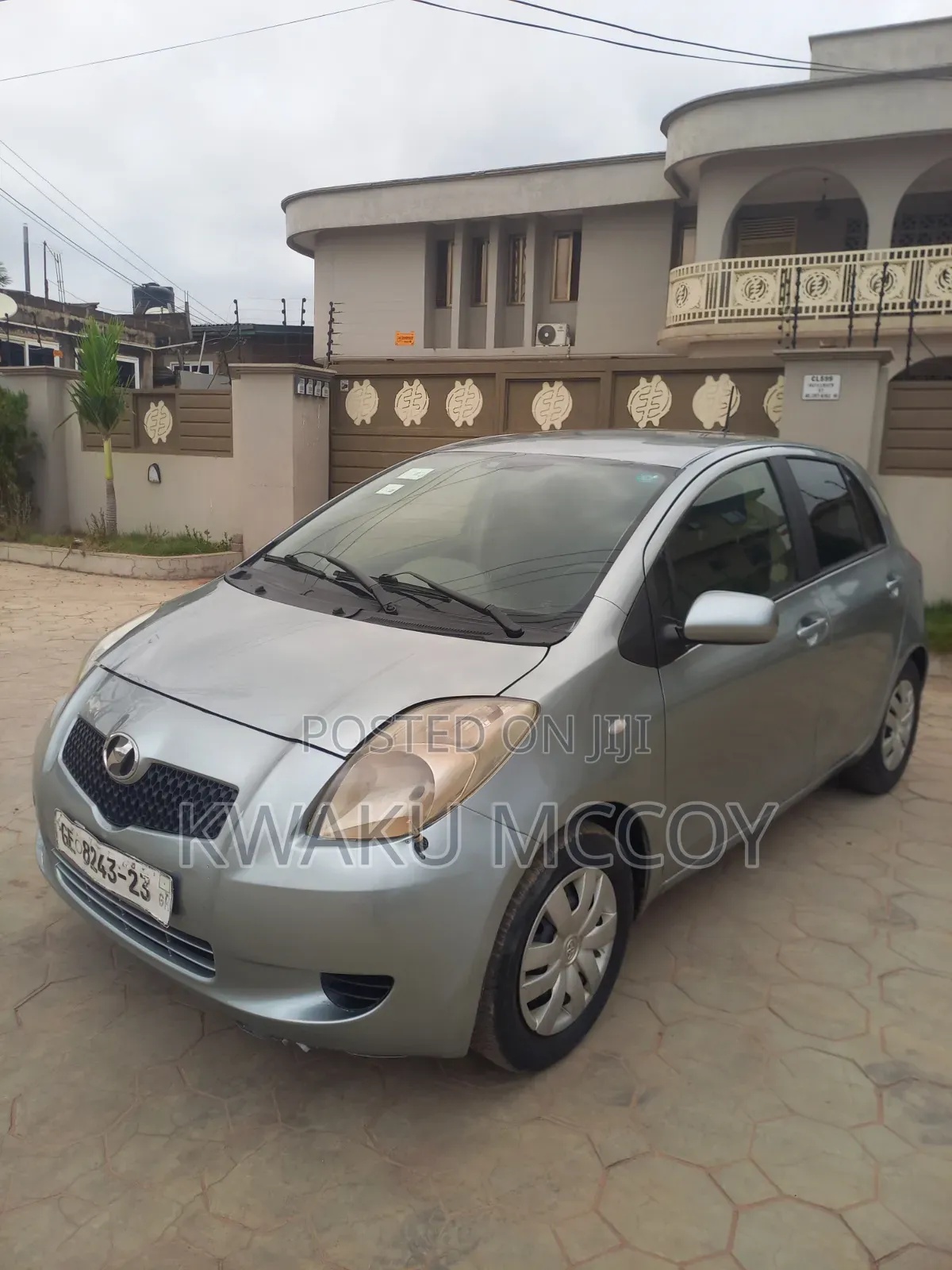 Toyota Vitz 2010 Gray
