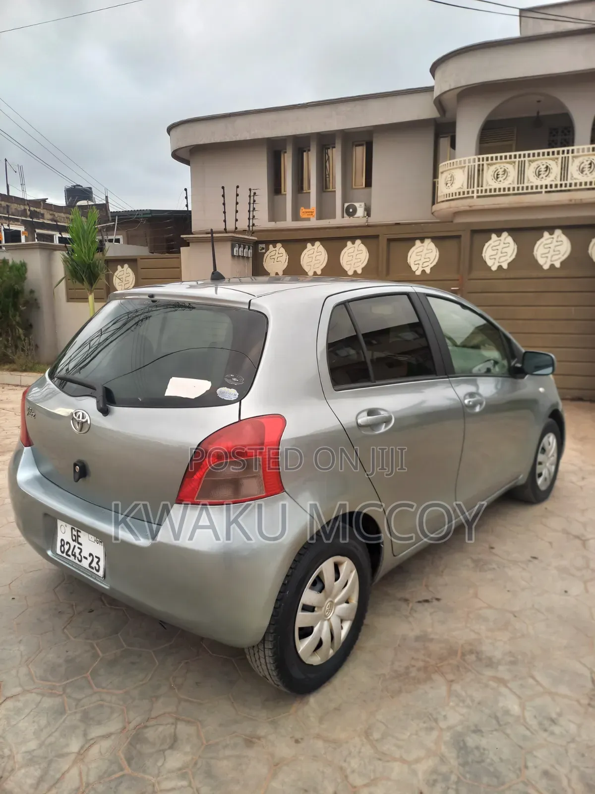 Toyota Vitz 2010 Gray