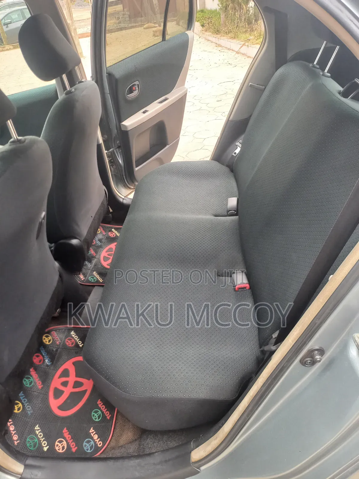 Toyota Vitz 2010 Gray