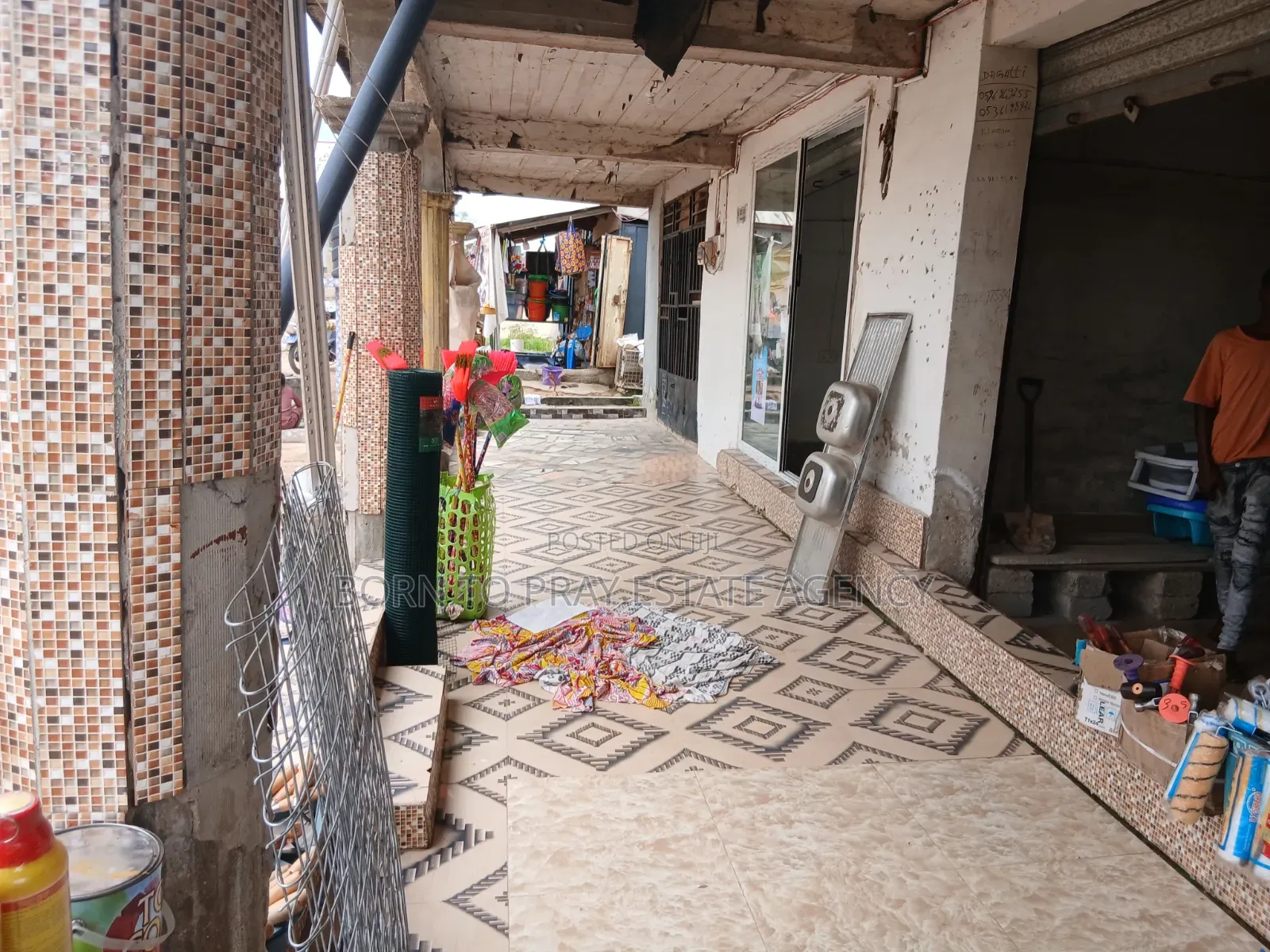 Four (4) Store Downstairs Shop for Sale