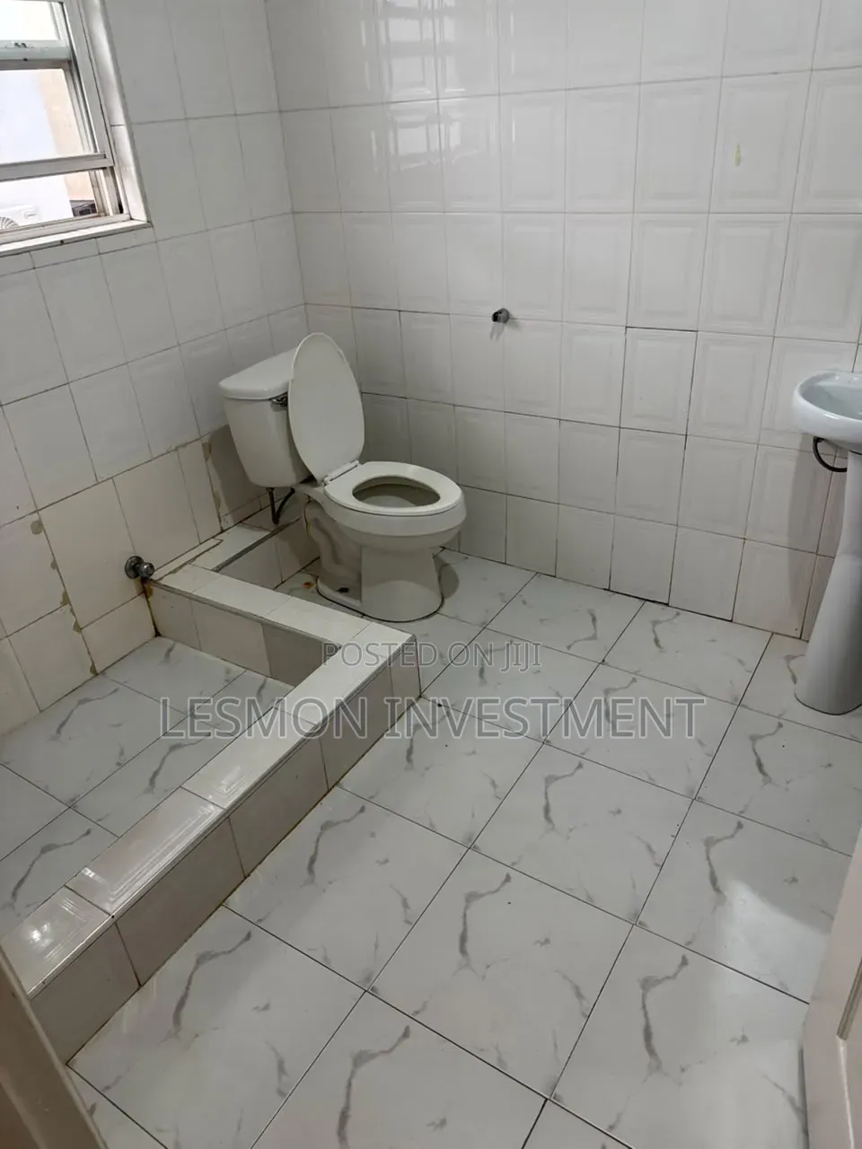 3bdrm Apartment in Lesmon Investment, Bawaleshie for sale