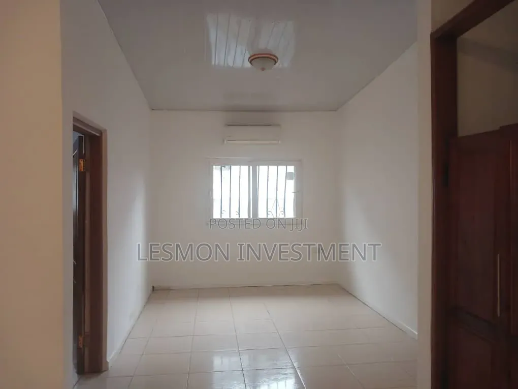 3bdrm Apartment in Lesmon Investment, Bawaleshie for sale