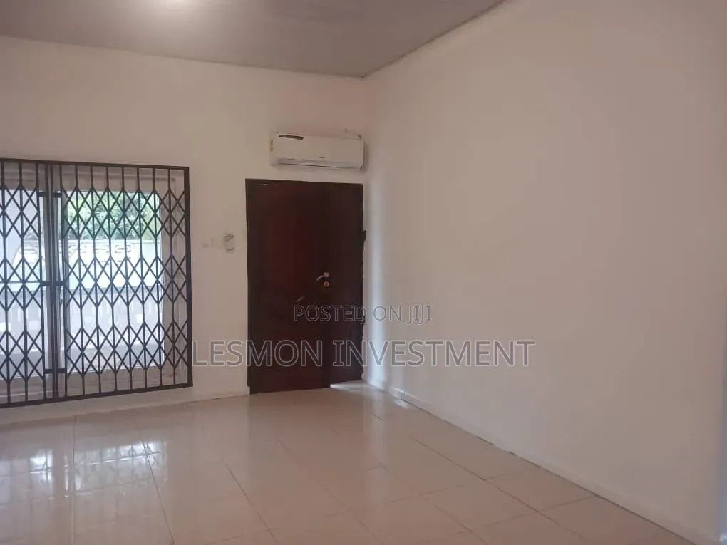 3bdrm Apartment in Lesmon Investment, Bawaleshie for sale