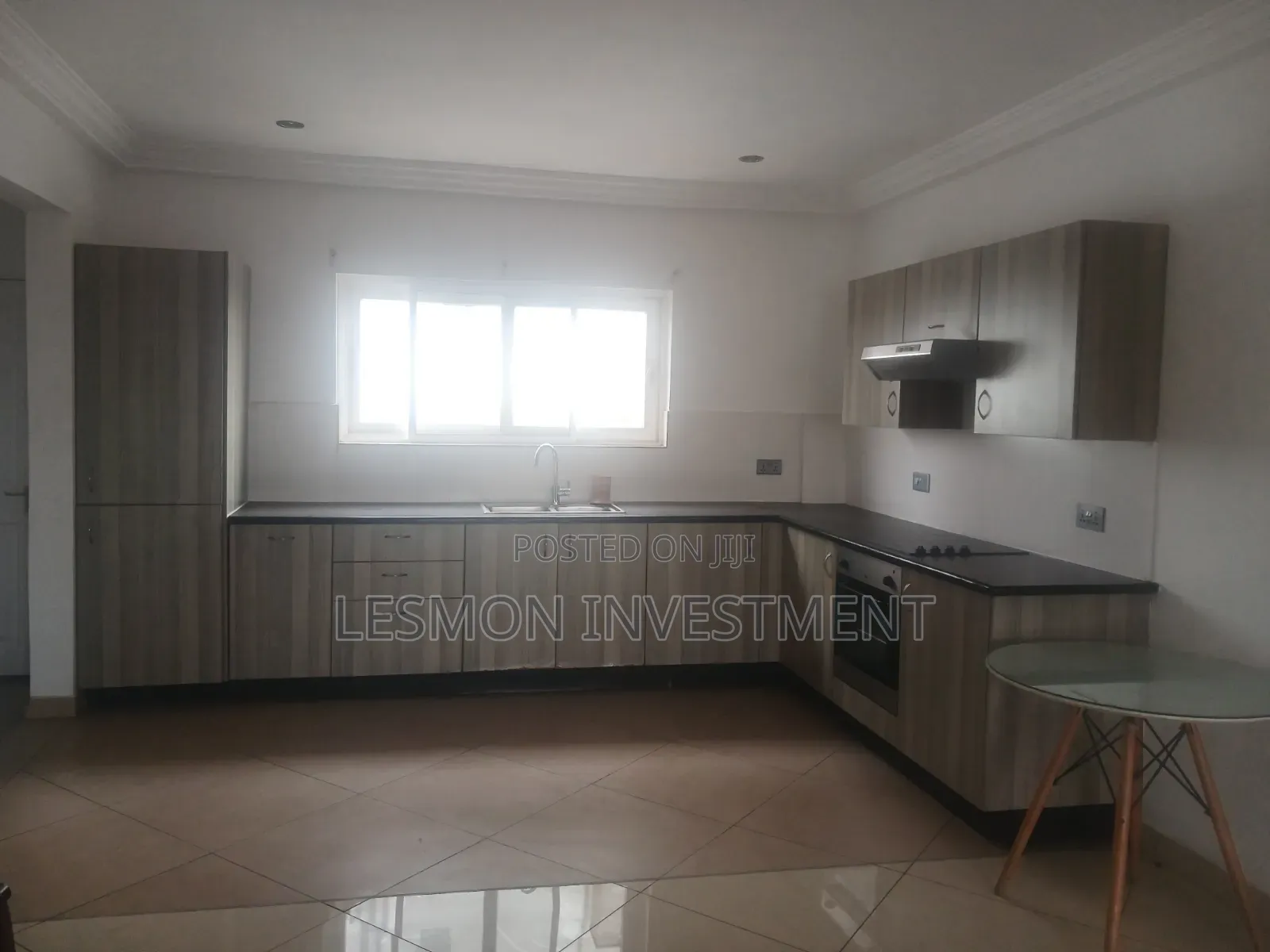 3bdrm Apartment in Lesmon Investment, Bawaleshie for sale