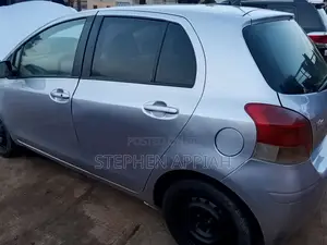 Toyota Vitz 2010 Gray