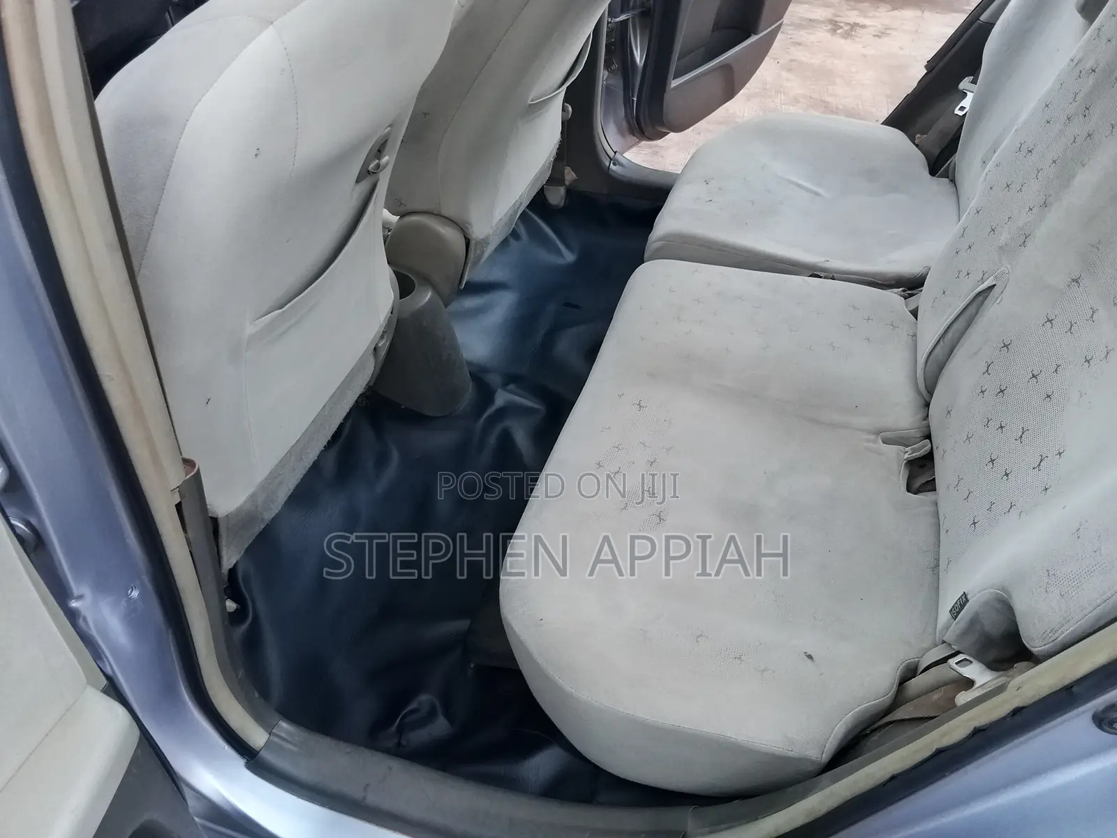 Toyota Vitz 2010 Gray