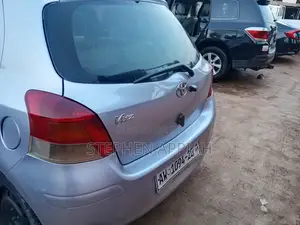 Toyota Vitz 2010 Gray