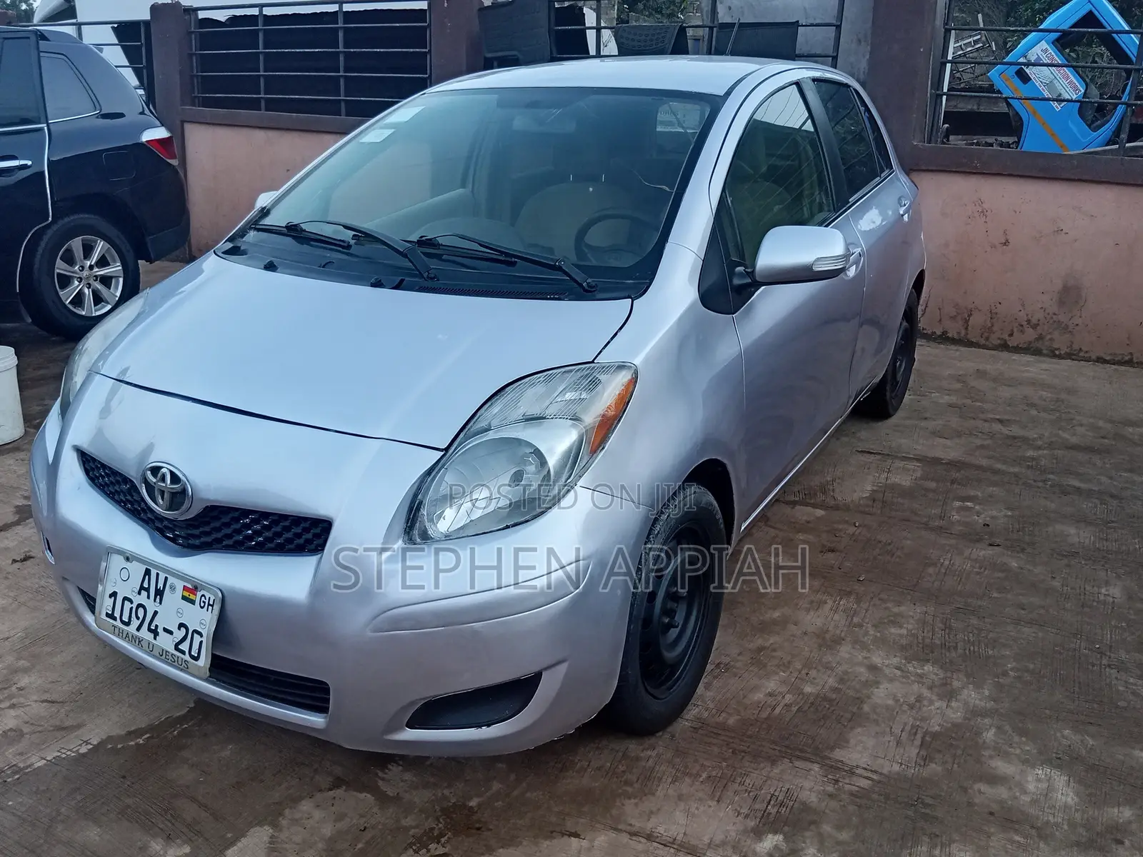 Toyota Vitz 2010 Gray