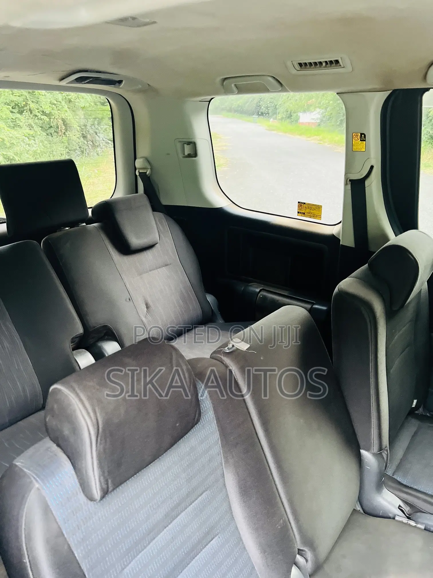 Toyota Voxy X 2WD 8-Seater 2014 Black