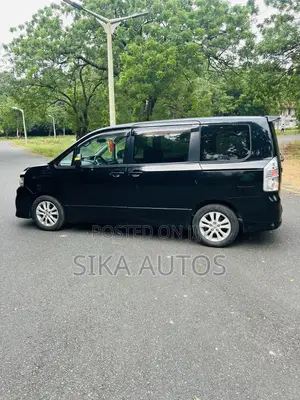 Toyota Voxy X 2WD 8-Seater 2014 Black