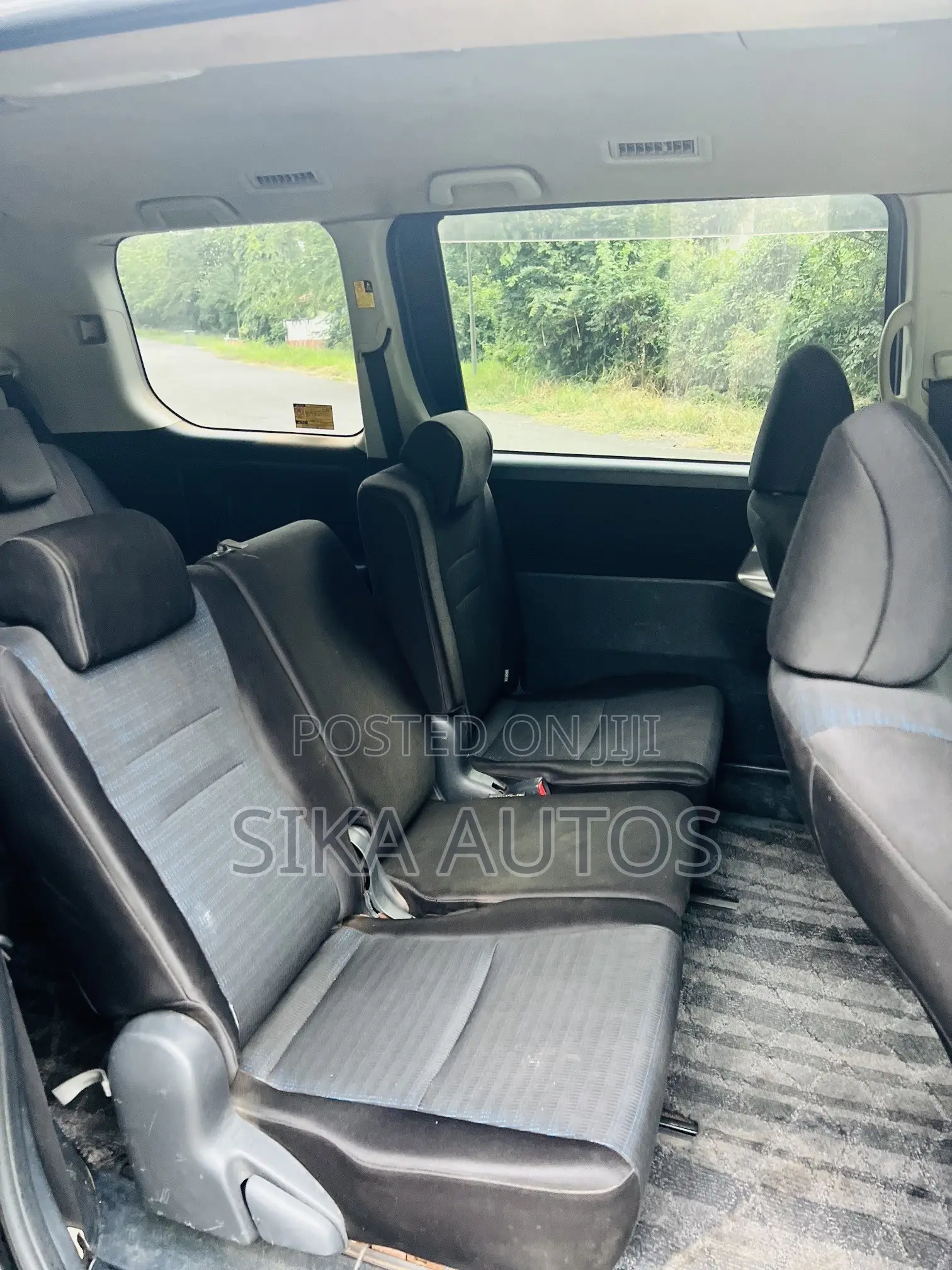 Toyota Voxy X 2WD 8-Seater 2014 Black