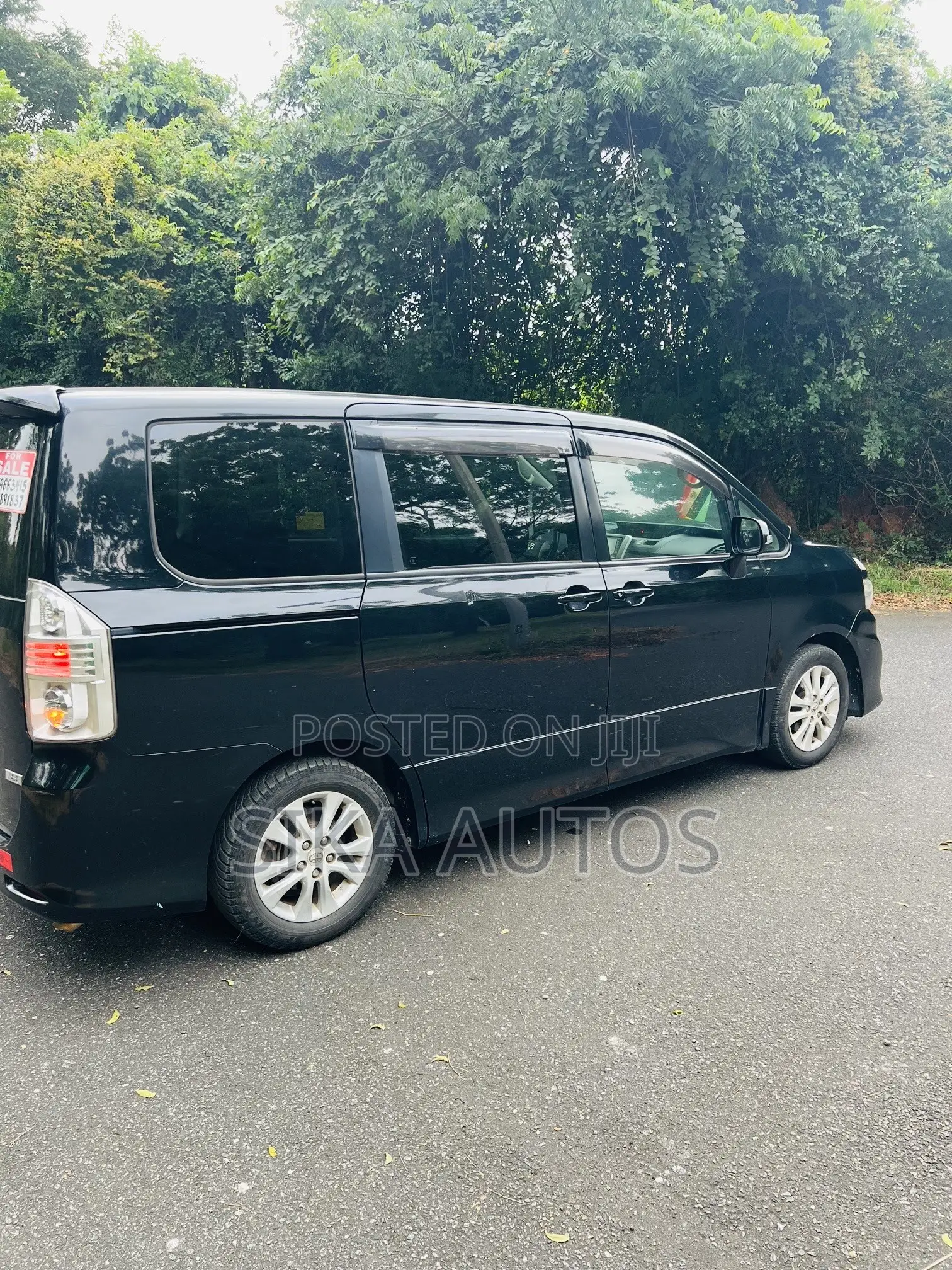 Toyota Voxy X 2WD 8-Seater 2014 Black