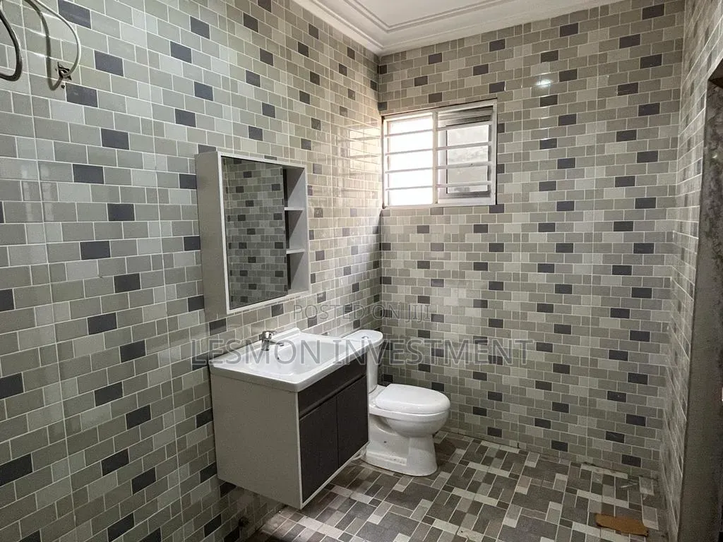 3bdrm Apartment in Lesmon Investment, Bawaleshie for sale