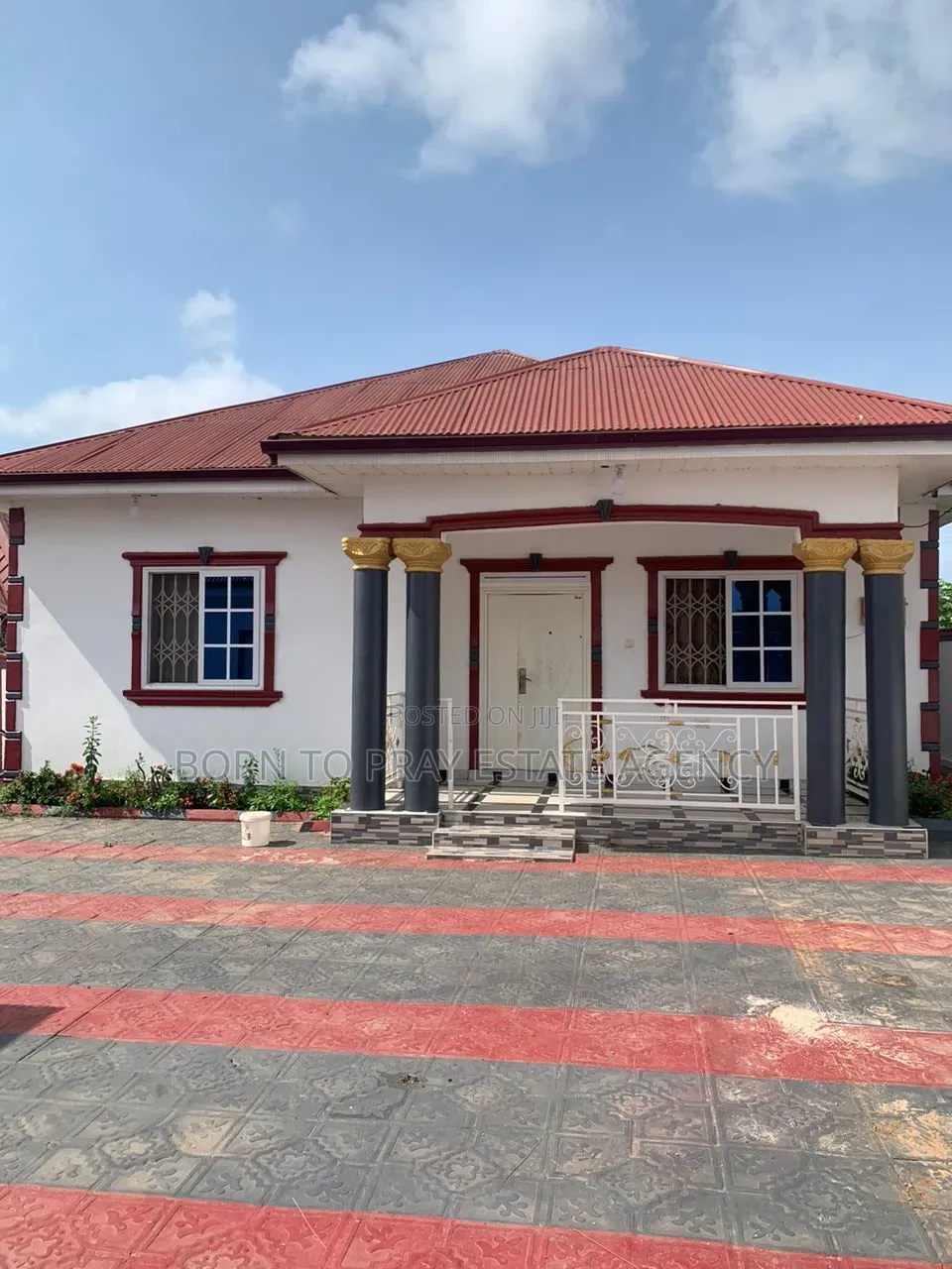 4bdrm House in Born To Pray Estate, Ejisu-Juaben Municipal for sale