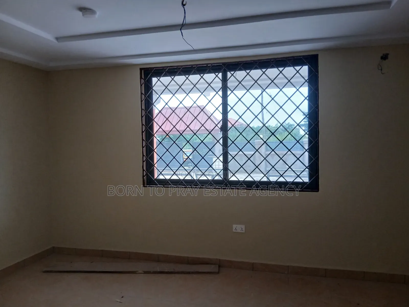 4bdrm House in Born To Pray Estate, Ejisu-Juaben Municipal for sale