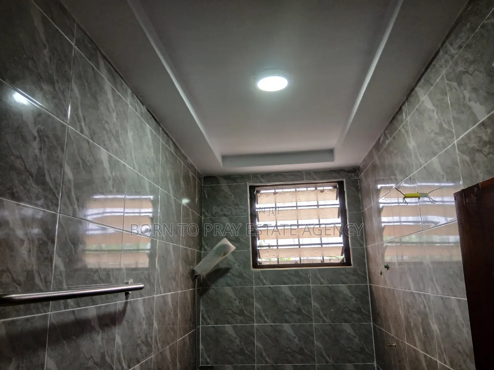 4bdrm House in Born To Pray Estate, Ejisu-Juaben Municipal for sale