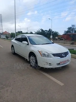 Nissan Altima 2012 White