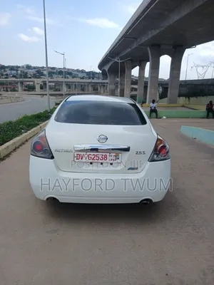 Nissan Altima 2012 White