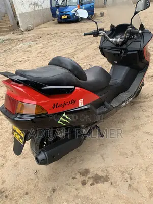 Yamaha Majesty 2024 Red