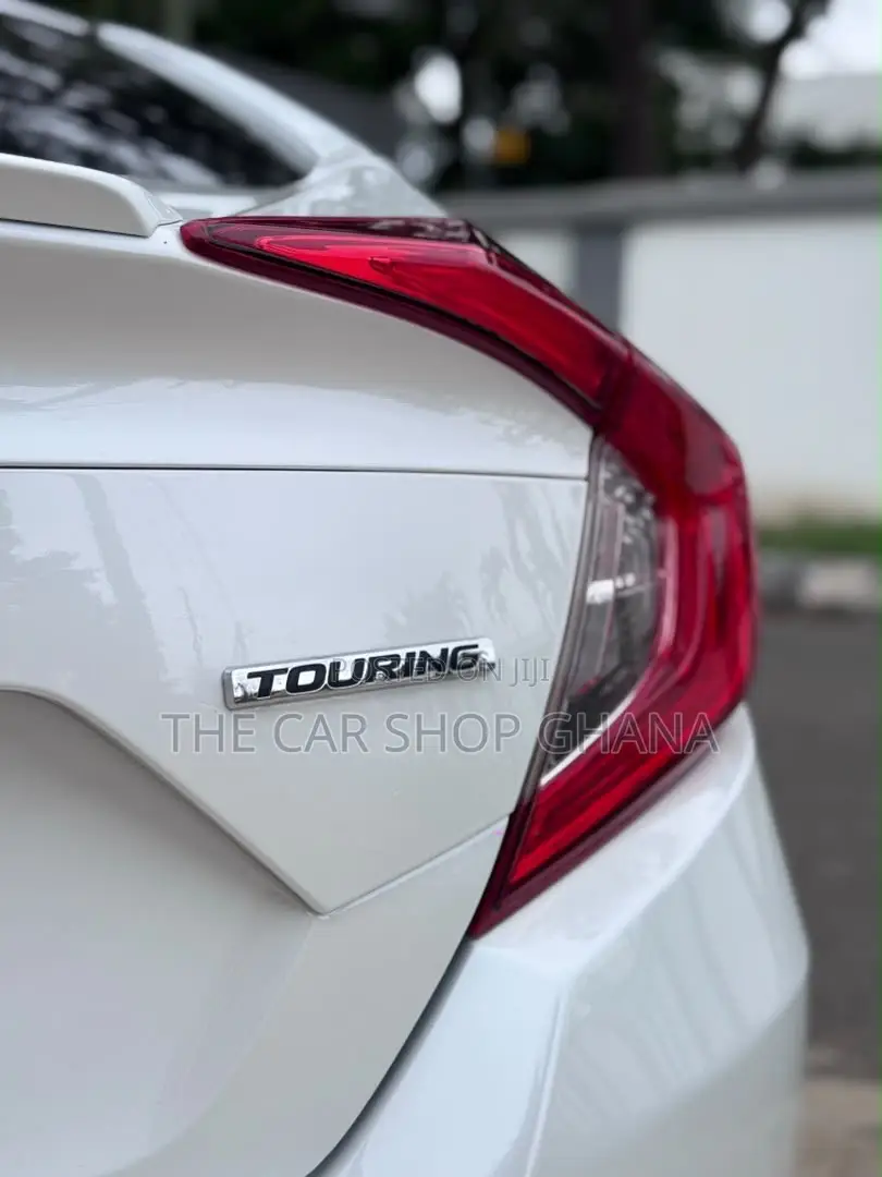 Honda Civic Touring Sedan 2019 White