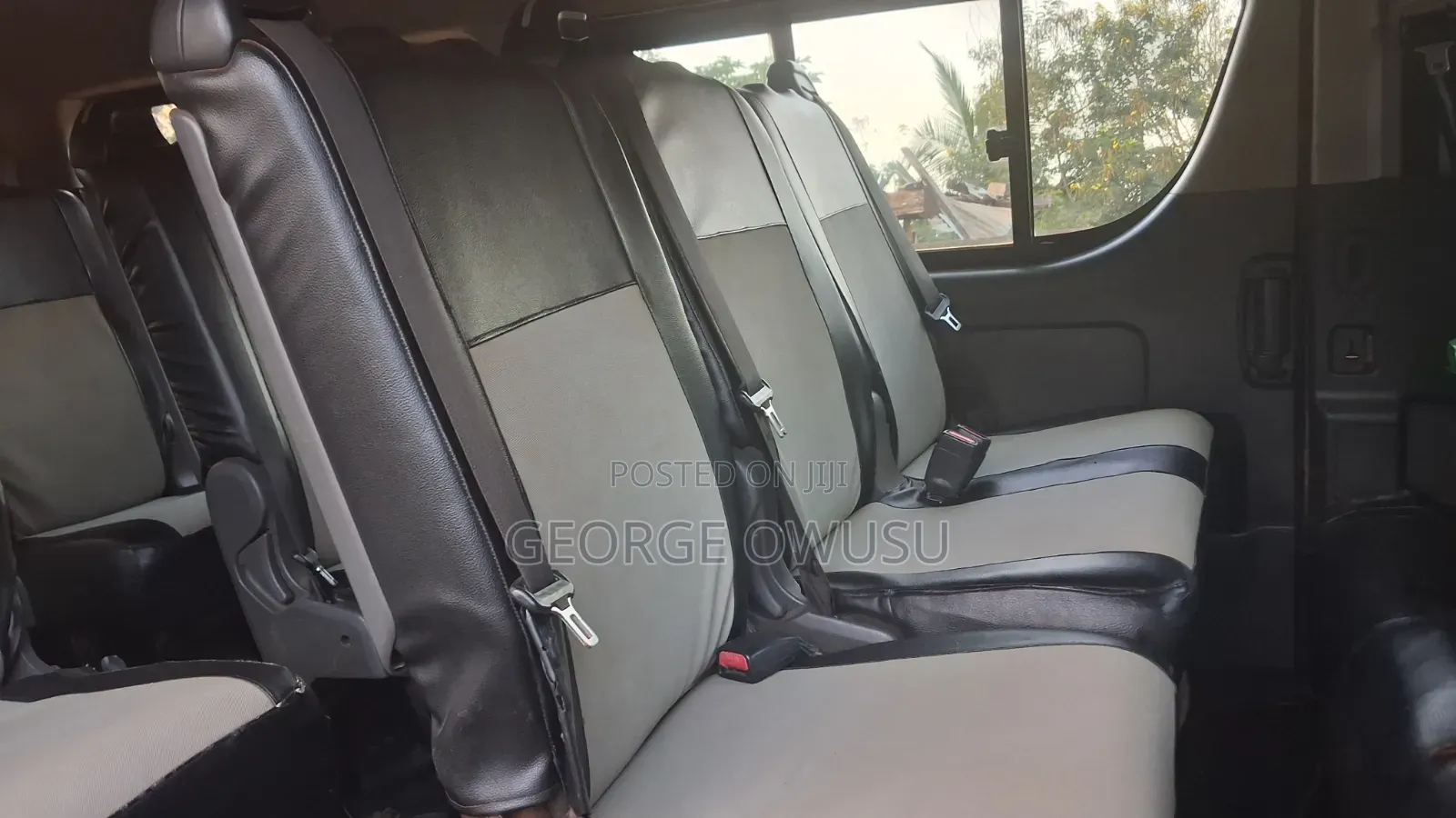 Toyota HiAce 2010 Blue