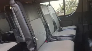 Toyota HiAce 2010 Blue