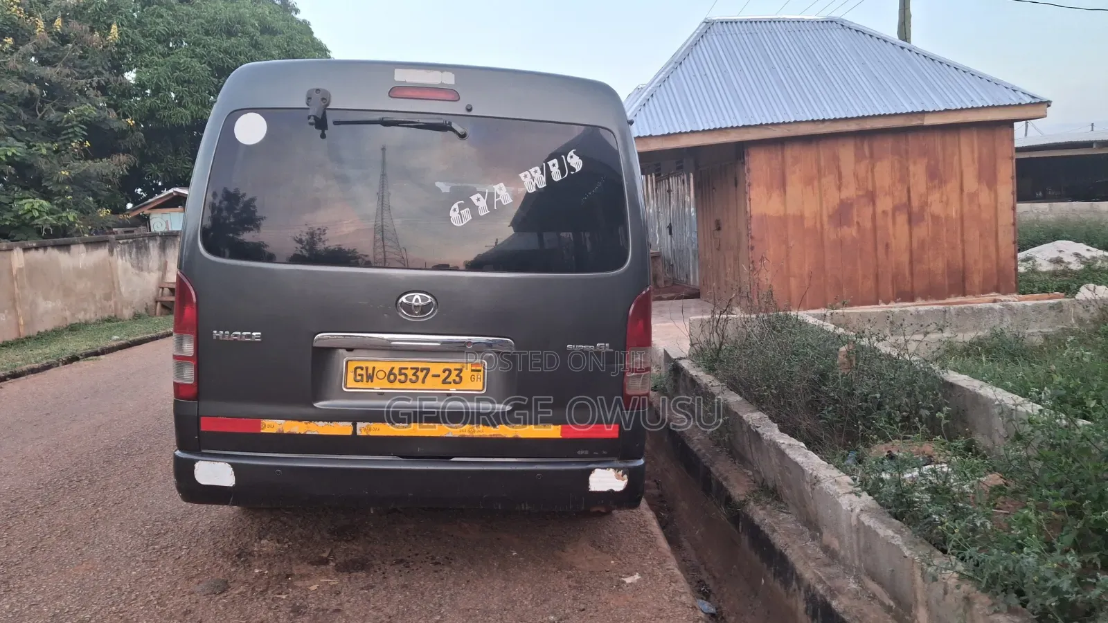 Toyota HiAce 2010 Blue