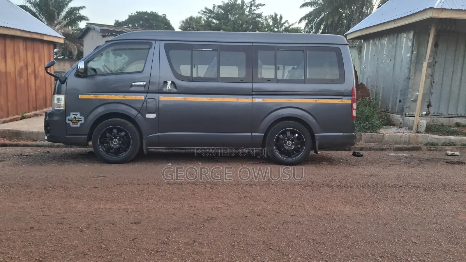 Toyota HiAce 2010 Blue