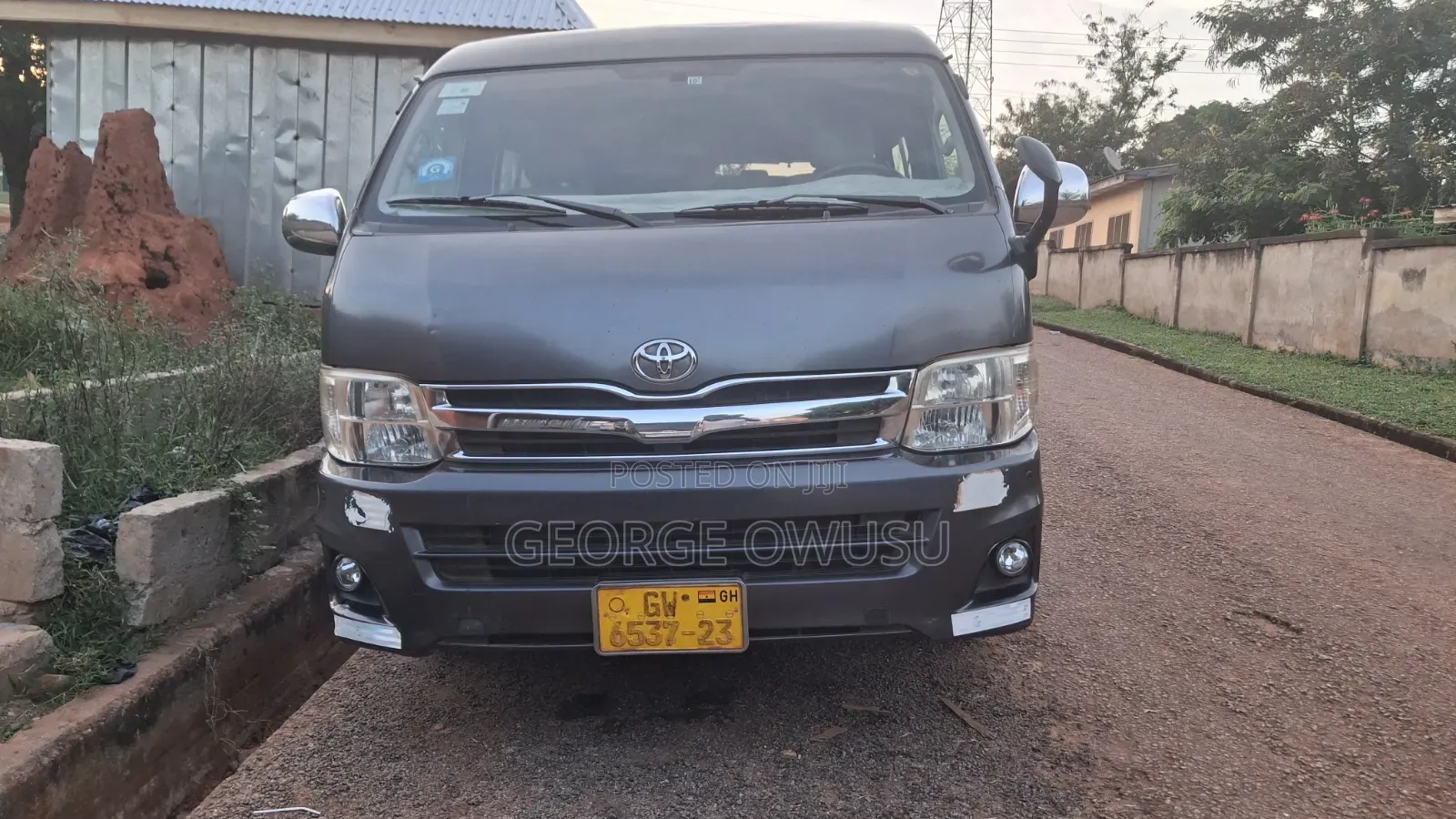 Toyota HiAce 2010 Blue