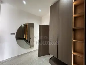 4bdrm Mansion in Adjiringanor, Adjiriganor for sale