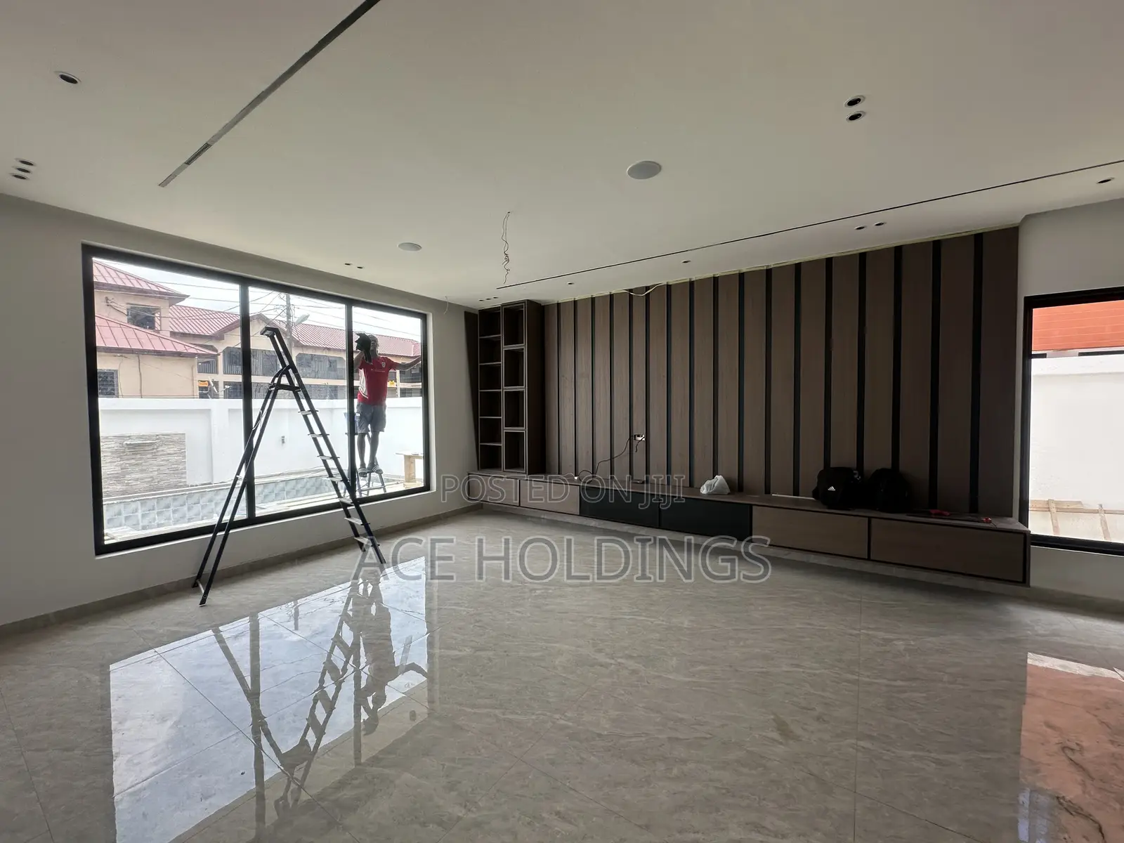 4bdrm Mansion in Adjiringanor, Adjiriganor for sale