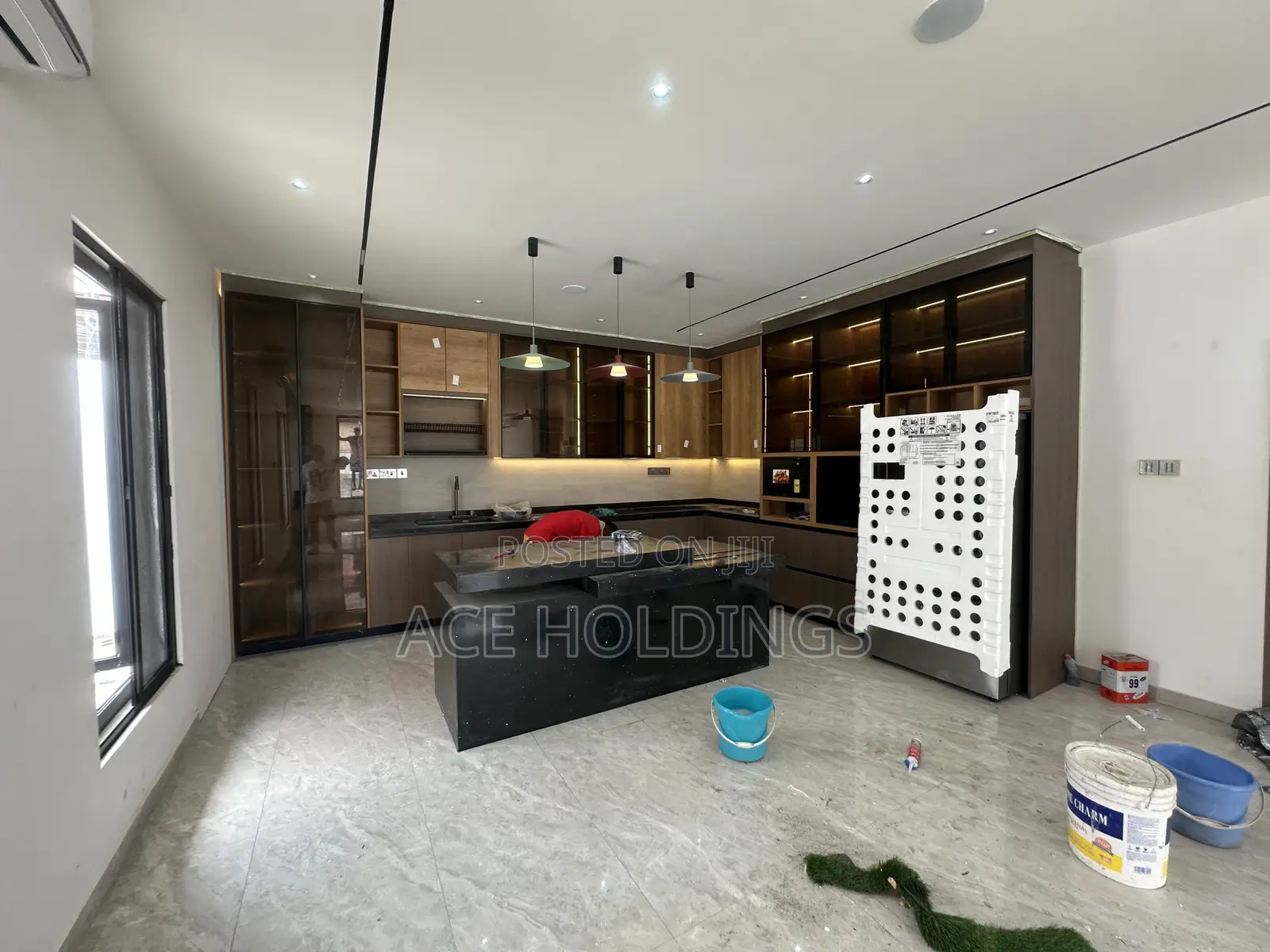 4bdrm Mansion in Adjiringanor, Adjiriganor for sale