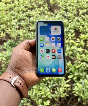 Apple iPhone 11 64 GB Black