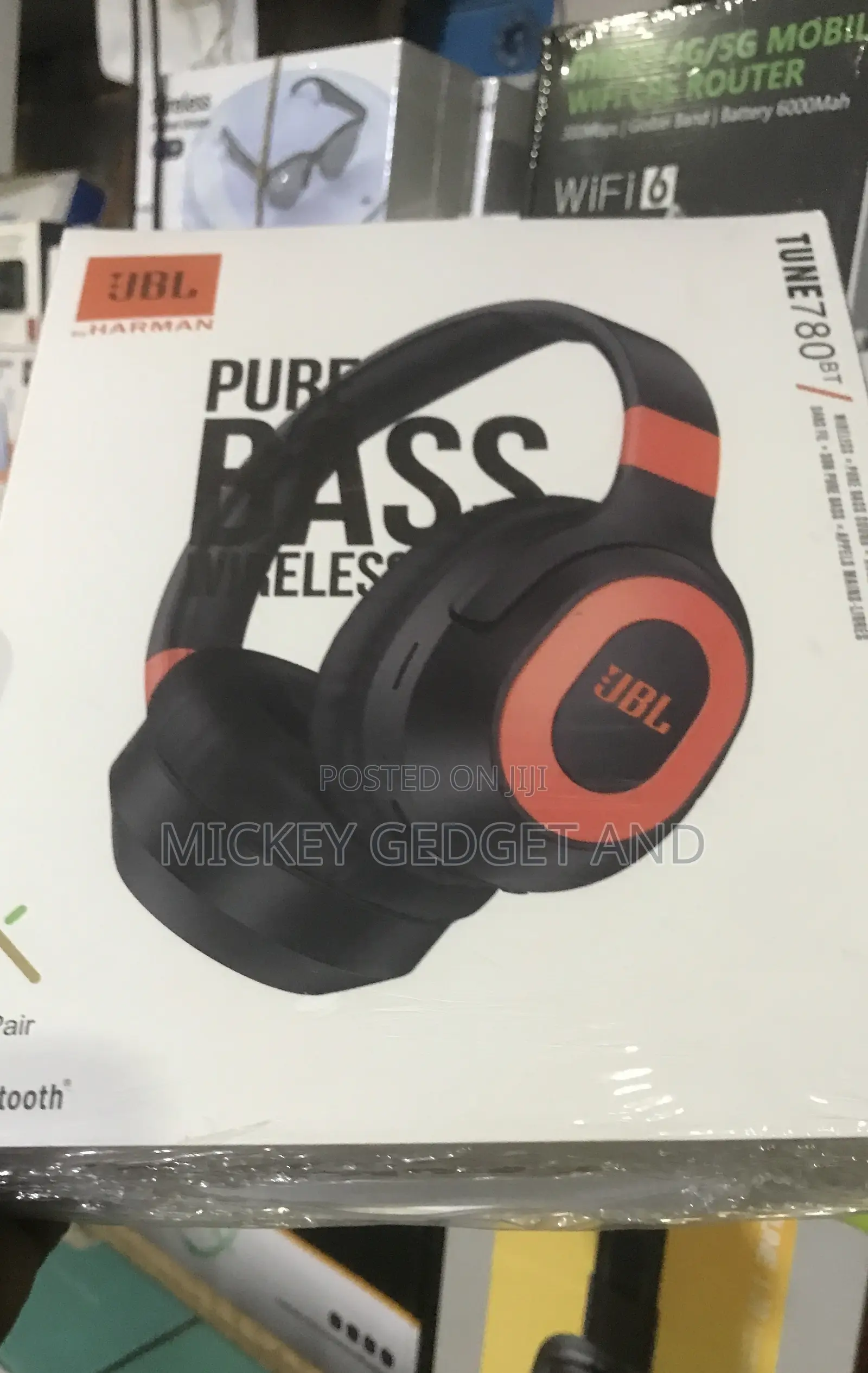 JBL Bass Wireless Headset