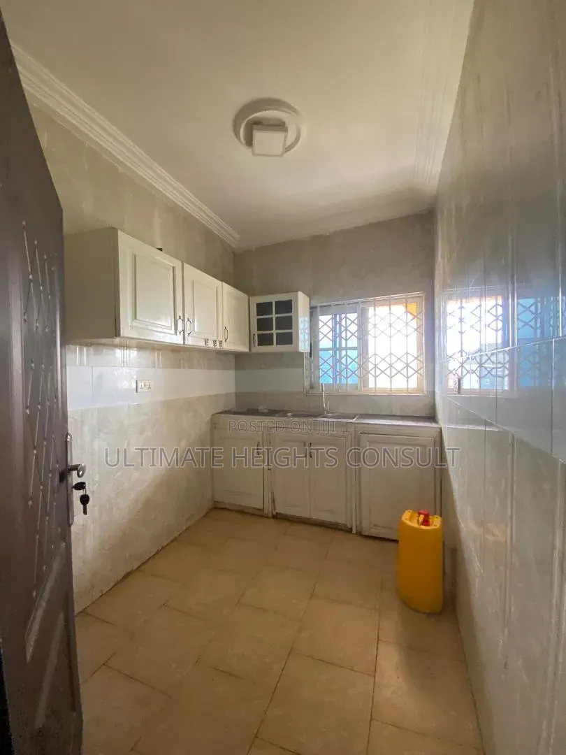 1bdrm Apartment in Dansoman, Round About for rent