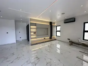 4bdrm Mansion in Adjiringanor, Adjiriganor for sale