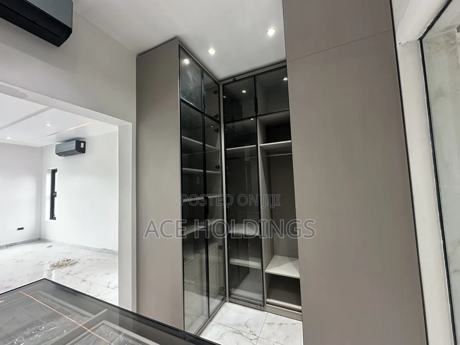 4bdrm Mansion in Adjiringanor, Adjiriganor for sale