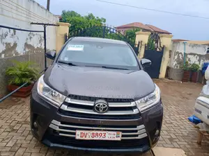 Toyota Highlander XLE 4x2 V6 (3.5L 6cyl 8A) 2018 Gray