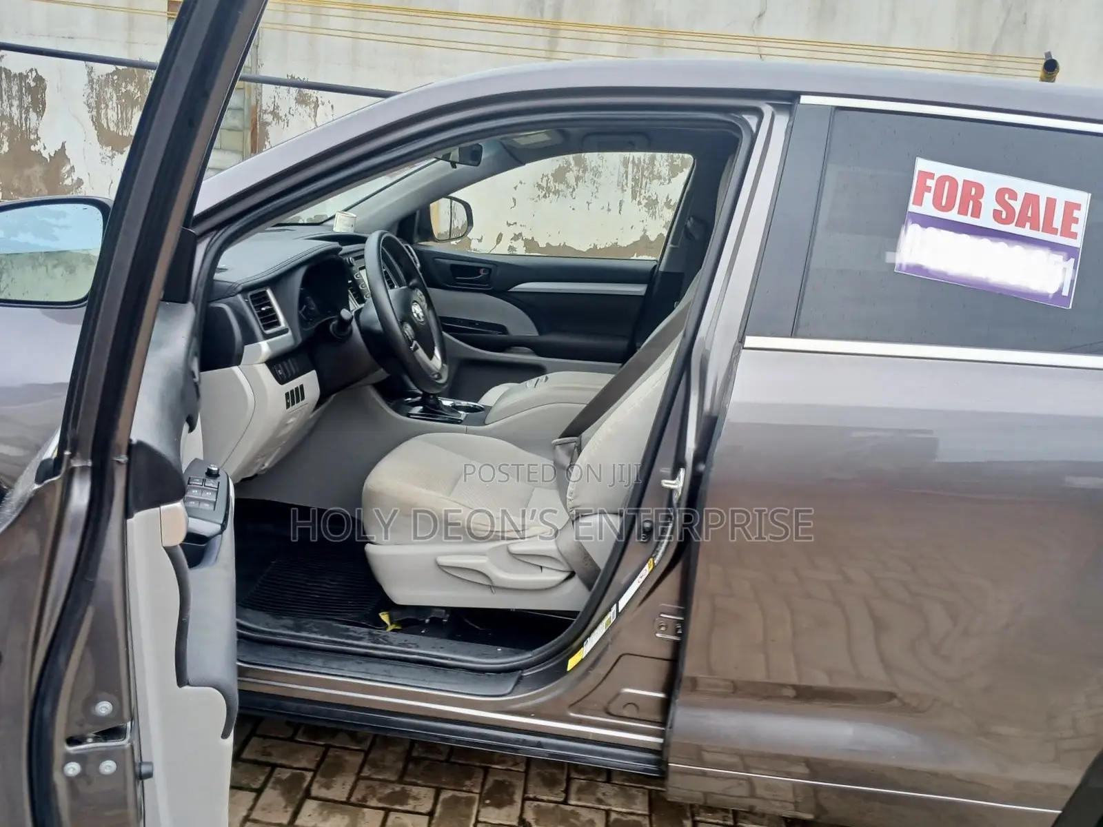 Toyota Highlander XLE 4x2 V6 (3.5L 6cyl 8A) 2018 Gray