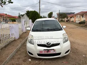 Toyota Vitz 2010 White