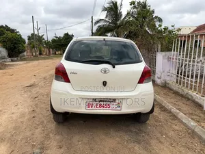 Toyota Vitz 2010 White