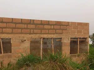 4bdrm Apartment in Atwima Kwanwoma for sale