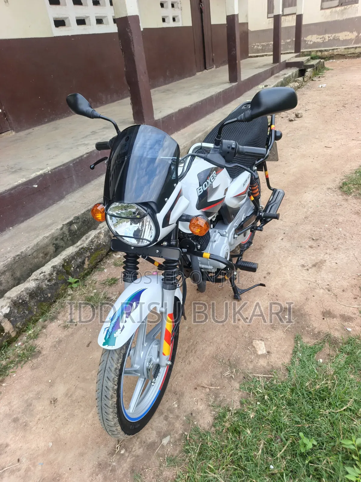 Bajaj Boxer 125 2026 White