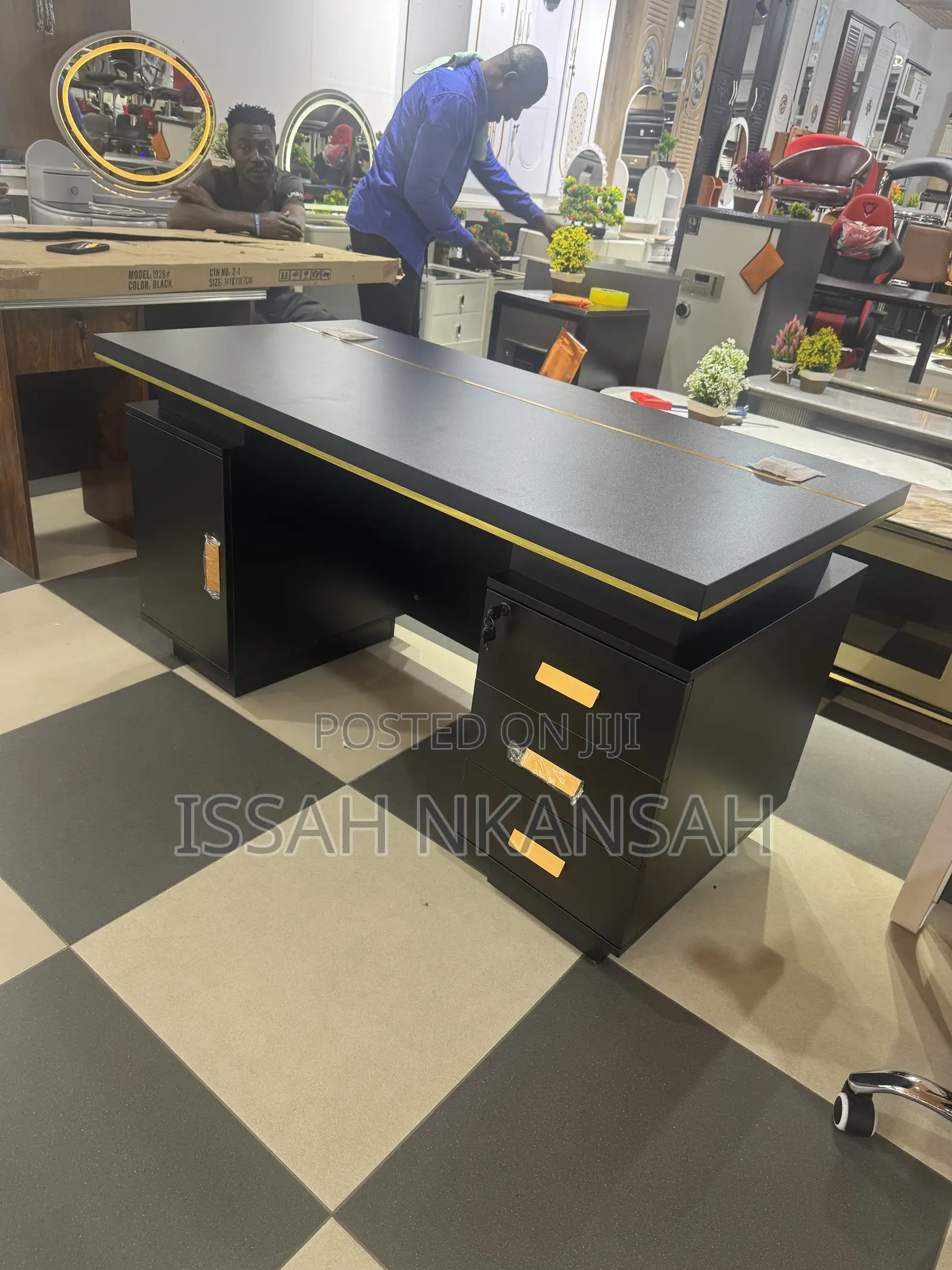 1,4 Executive Office Desk