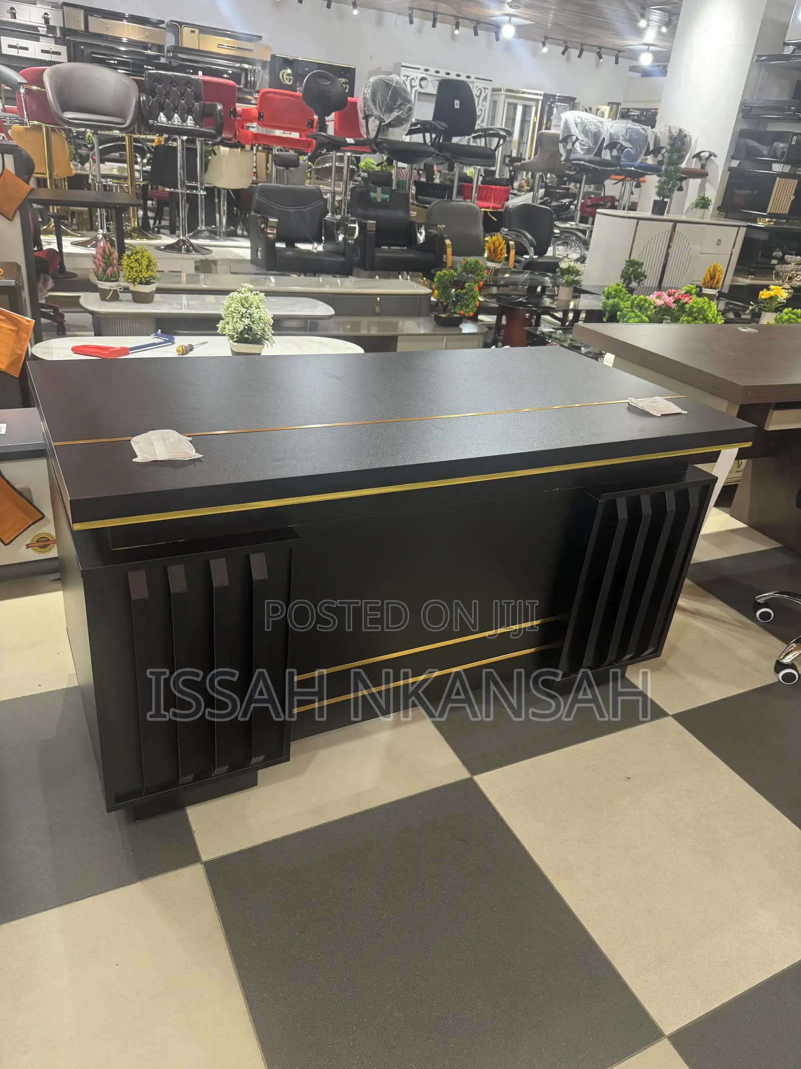 1,4 Executive Office Desk