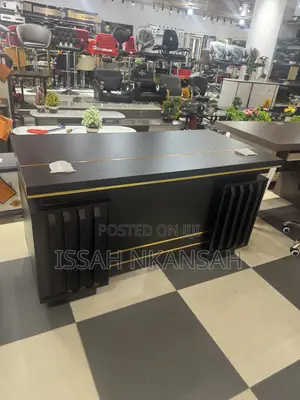 1,4 Executive Office Desk