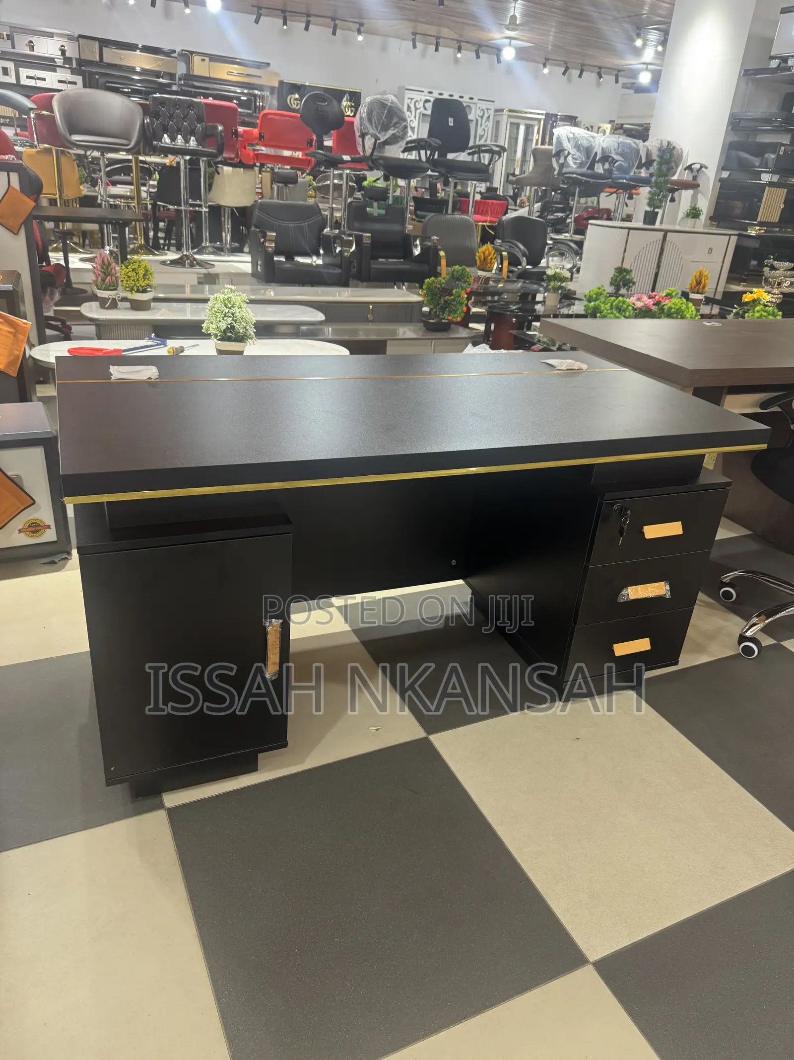 1,4 Executive Office Desk