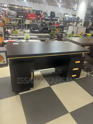 1,4 Executive Office Desk