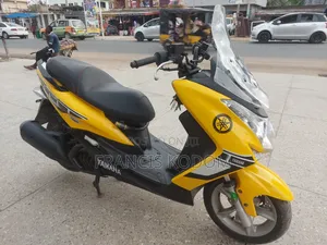 Yamaha 2015 Yellow